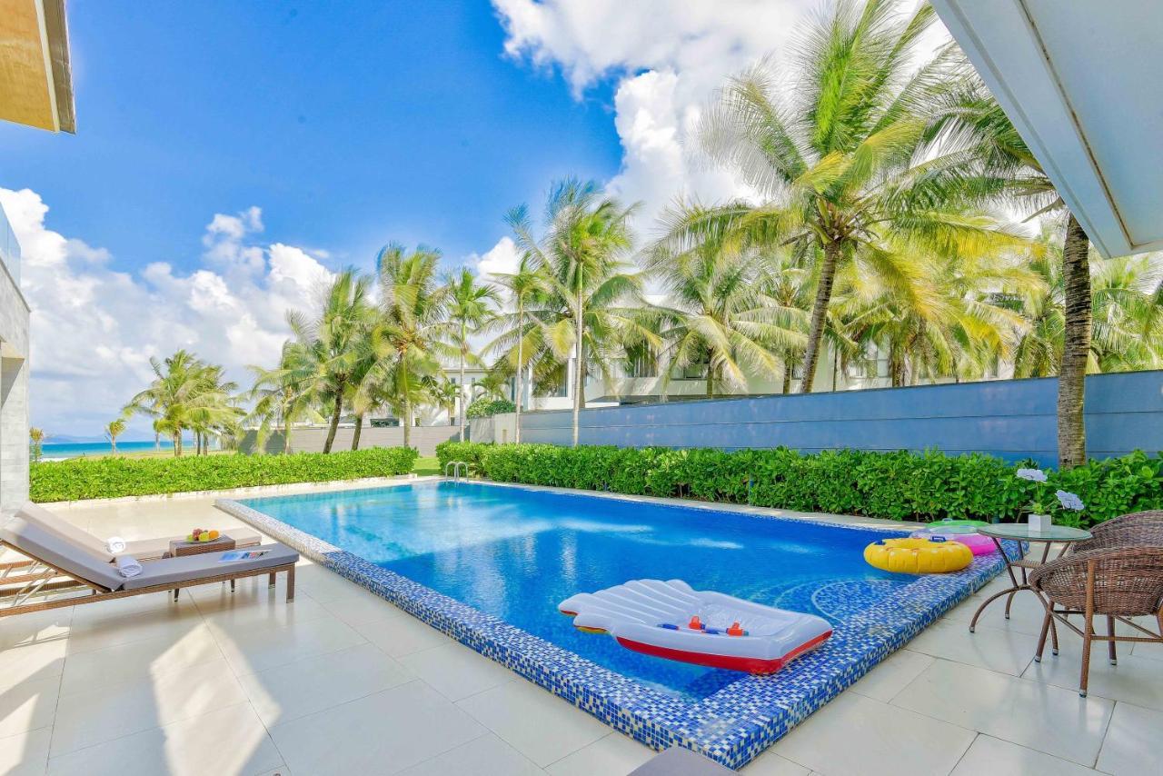Deluxe Beach Villas By Danatrip Дананг Екстер'єр фото
