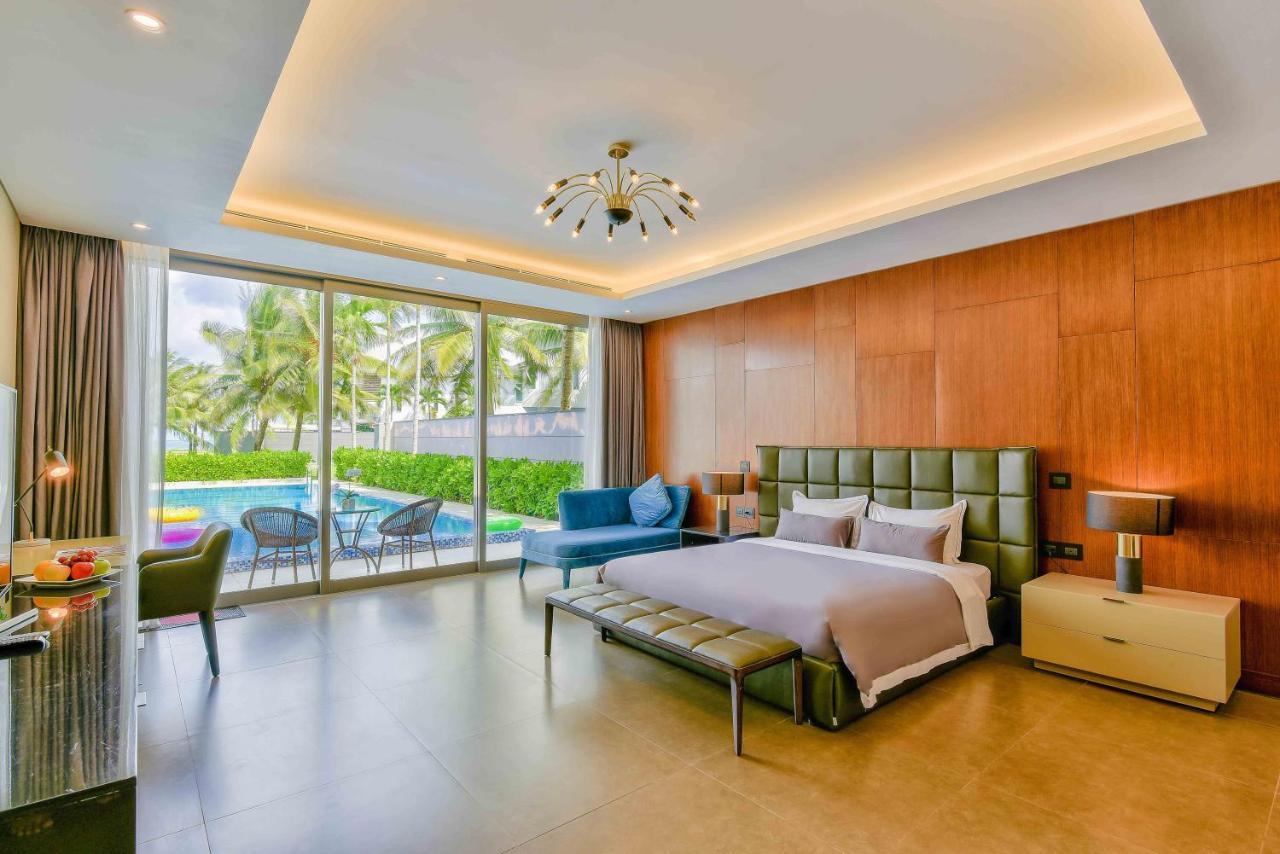 Deluxe Beach Villas By Danatrip Дананг Екстер'єр фото