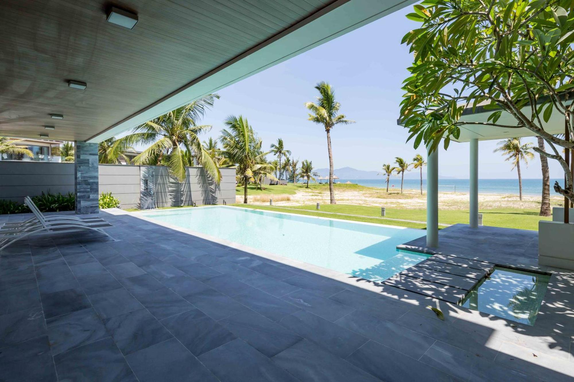 Deluxe Beach Villas By Danatrip Дананг Екстер'єр фото