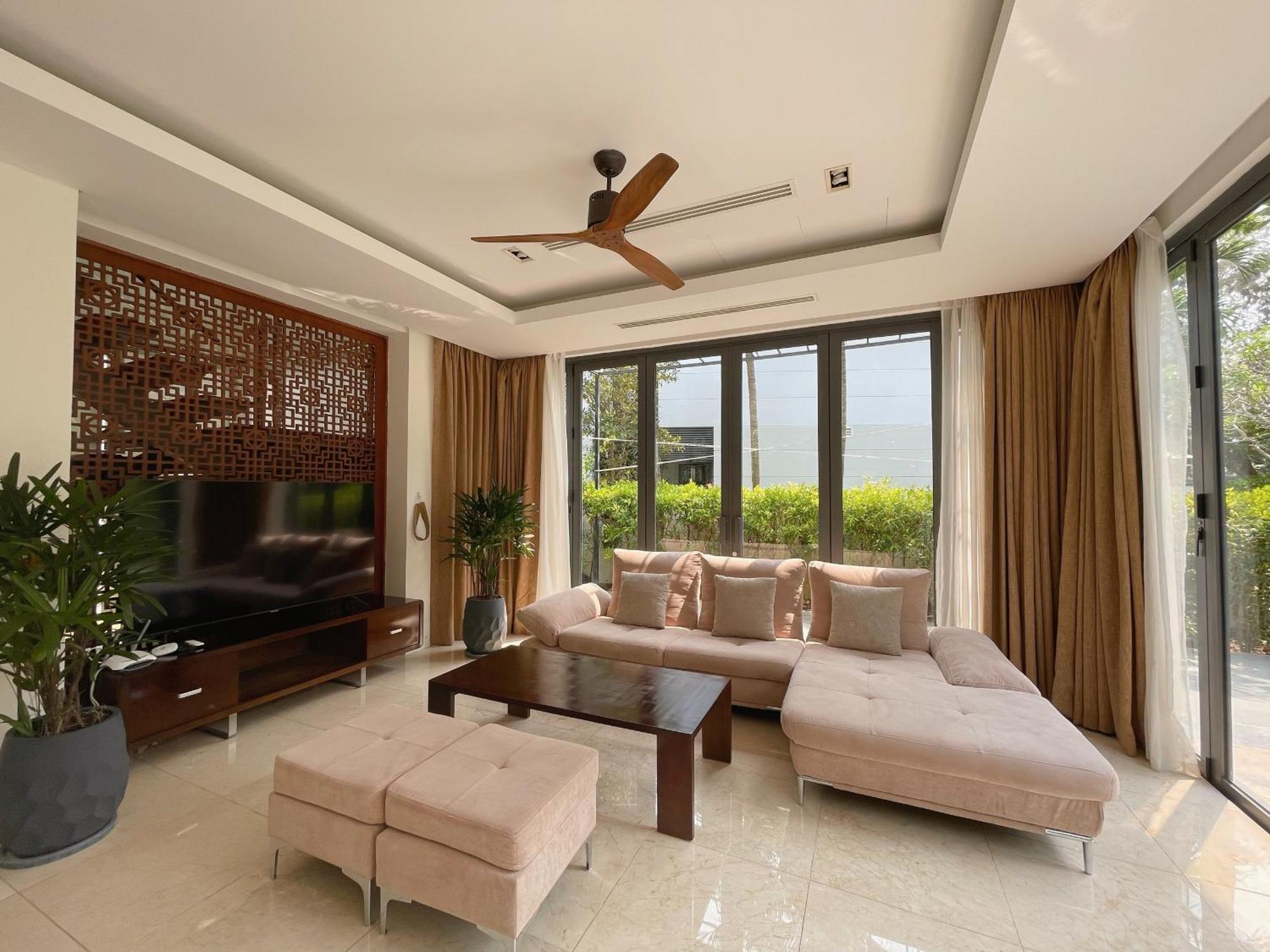 Deluxe Beach Villas By Danatrip Дананг Екстер'єр фото